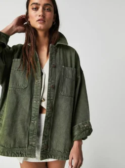 Veste en jean oversize pour femme - Délavage moyen coupe boyfriend fentes latérales - Style trucker - Collection printemps 2026