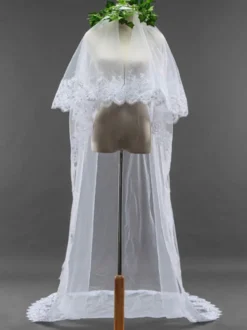 Voile de mariage blanc à un niveau en dentelle bord fini cascade voiles de mariée