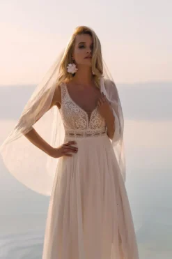 Voile de mariée classique à deux niveaux en tulle et paillettes bord coupé