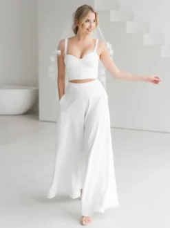 Voile de mariée classique en dentelle et tulle à bords coupés
