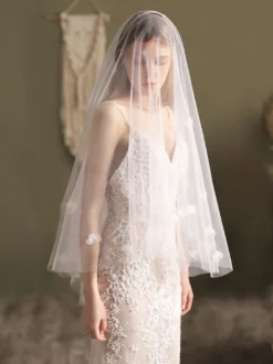 Voiles de mariage ivoire Fleurs à deux niveaux Tulle Bord coupé Voile de mariée classique