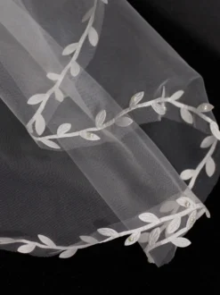 Voiles de mariage ivoire à un niveau tulle bord fini cascade long voile de mariée
