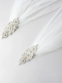 Voiles de mariage un niveau clouté bord coupé voiles de mariée classiques