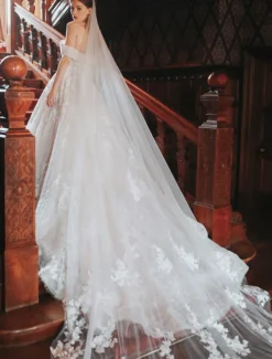 Voiles de mariage Voile de mariée classique à bord coupé en dentelle à un niveau