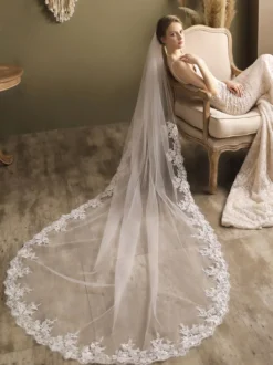 Voiles de mariée en dentelle Voiles de tulle à un niveau Applique Voiles de mariée en cascade