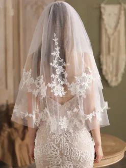 Voiles de mariée en tulle Voiles de mariée en dentelle à deux niveaux