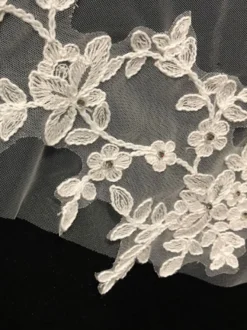 Voiles de mariée en tulle Voiles de mariée en dentelle à deux niveaux